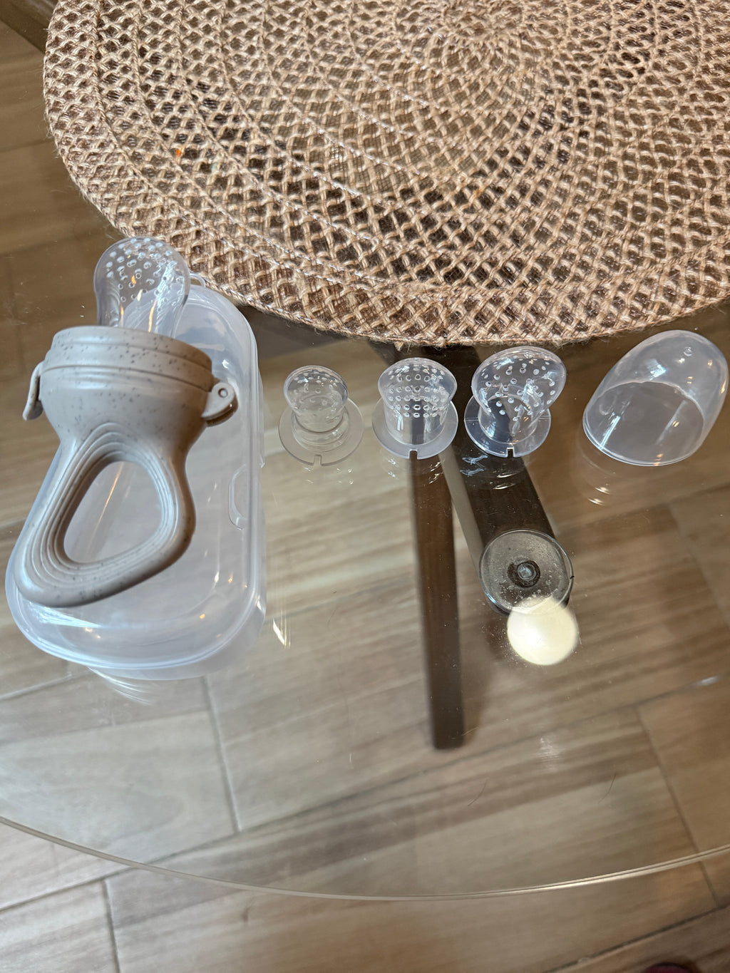 Chupón alimentador para bebé | Frutas, Leche materna congelada