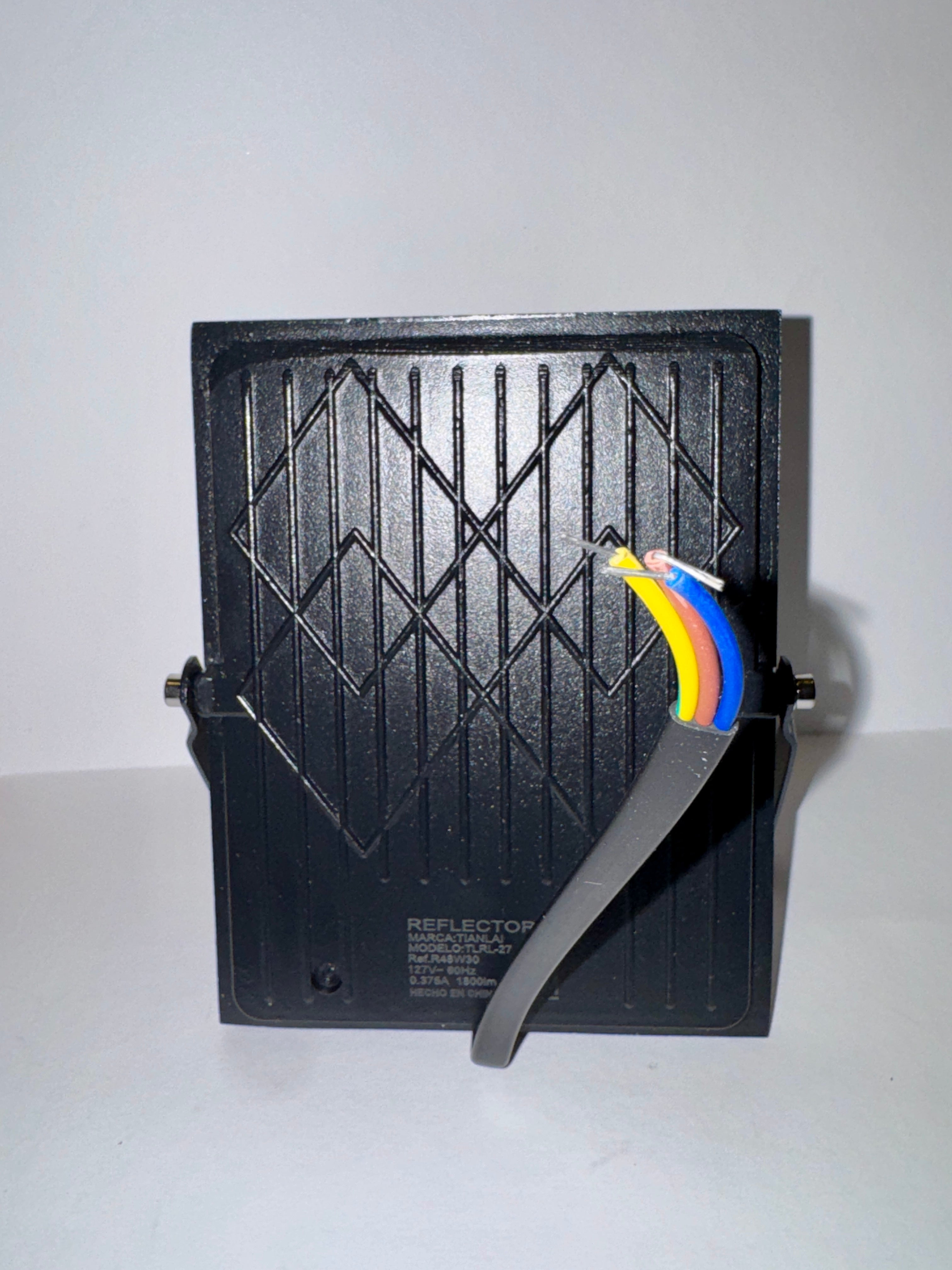 Reflector LED 30W IP65 | Seguridad para tu Hogar | Sin Puntos Ciegos